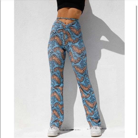 I.Am.Gia Paisley Halo Pants in Blue Cheetah size Small - Picture 2 of 11